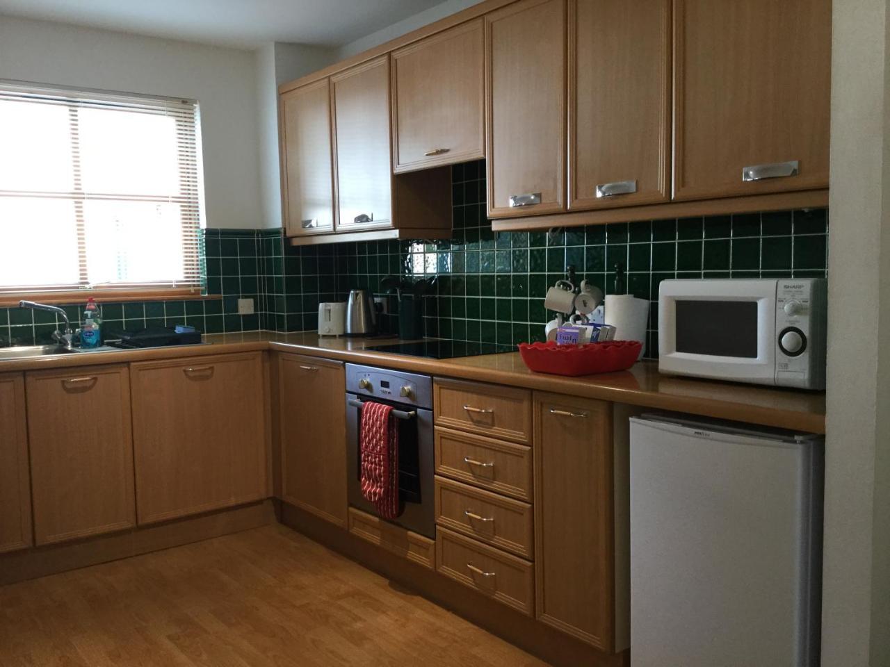 Two-Bedroom Apartment - Golf View Free Parking インヴァネス エクステリア 写真
